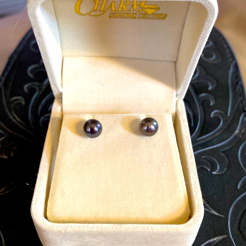 Brand new black pearls
